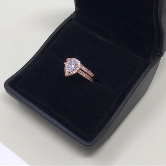 SOLD Rose Gold Tear Drop Wedding Set! - Picture 4 of 8